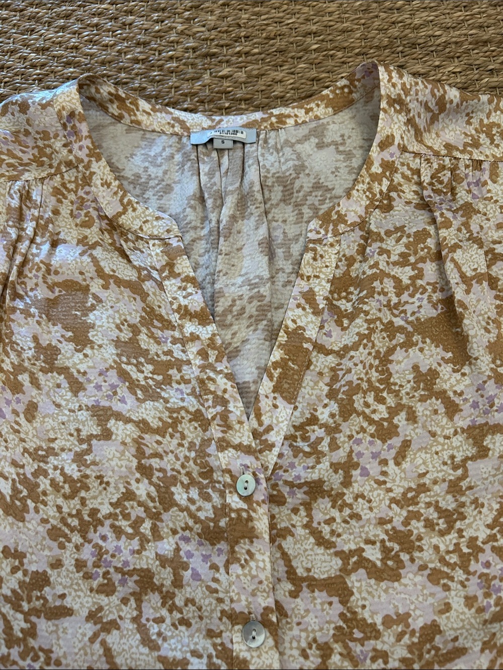 Like new Rails women’s top - Picture 3 of 5